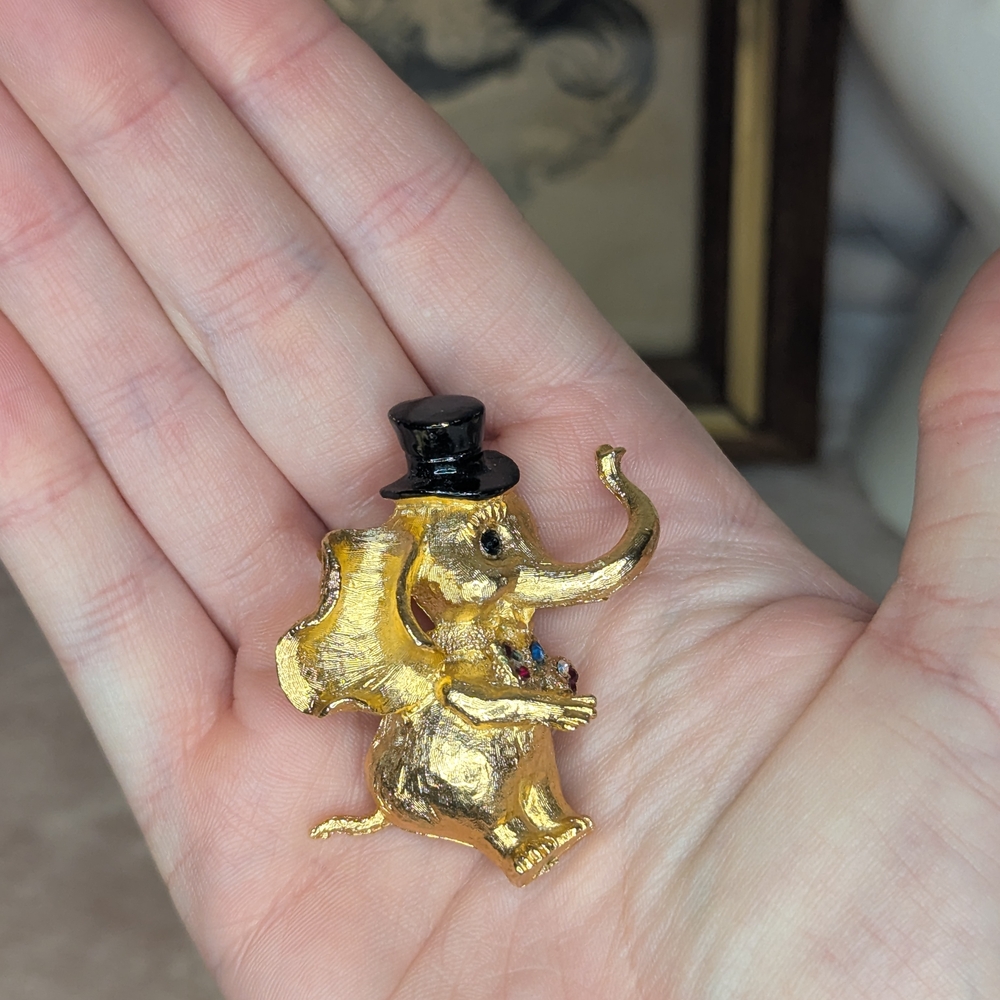 Vintage MYLU Golden Elephant Top Hat Bowtie Brooch Rare Rhinestones GOP